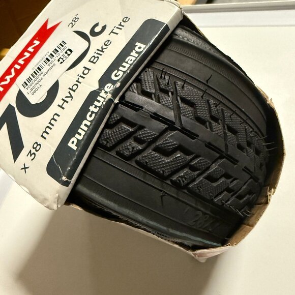 Schwinn Quality 700c Hybrid Bicycle Tire with Kevlar - Picture 3 of 5